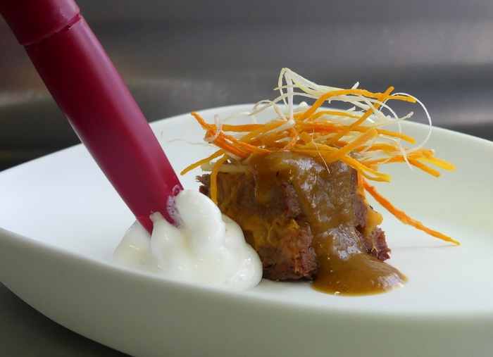Milhojas de carrillera y calabaza con espuma de bacon (TAPA)