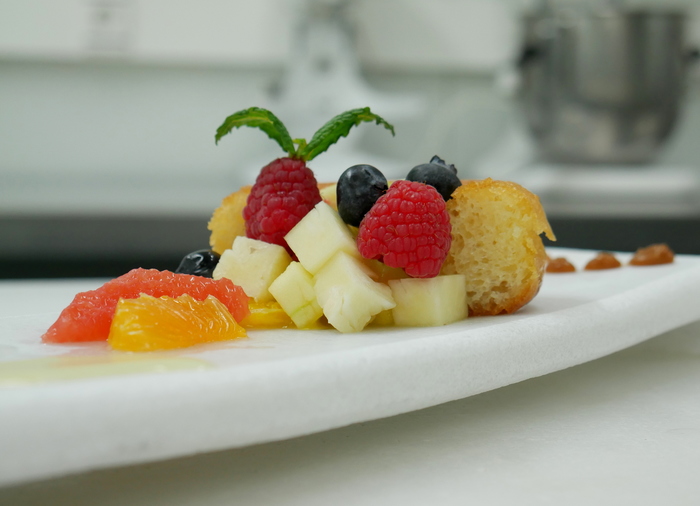 Savarin al ron con helado de pasas (Tapa)