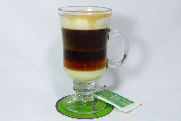 Café cuatro colores