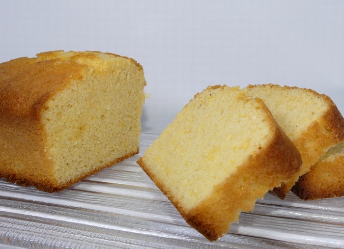 Bizcocho de almendra, naranja y limón (sin gluten)
